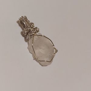 Quartz pendent